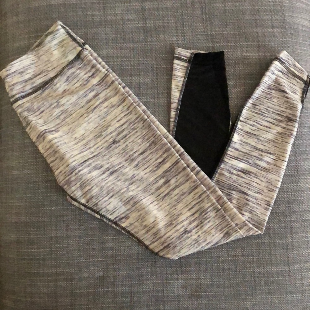 Aperture Patterned Leggings